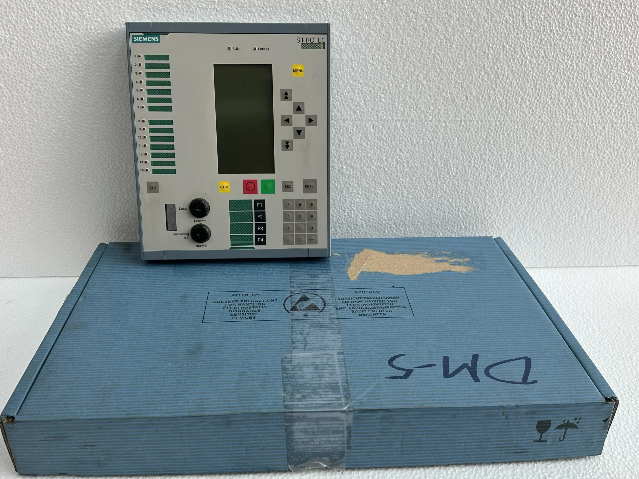 SIEMENS SIPROTEC 7SJ6421-2EB92-1FG4EE CONTROL PANLE