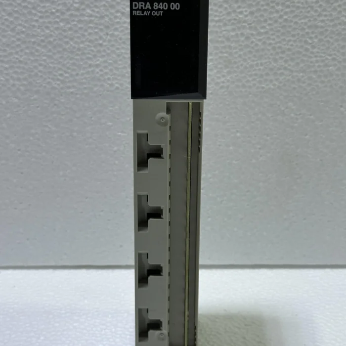 Schneider Electric 140DRA84000 Relay Output Module