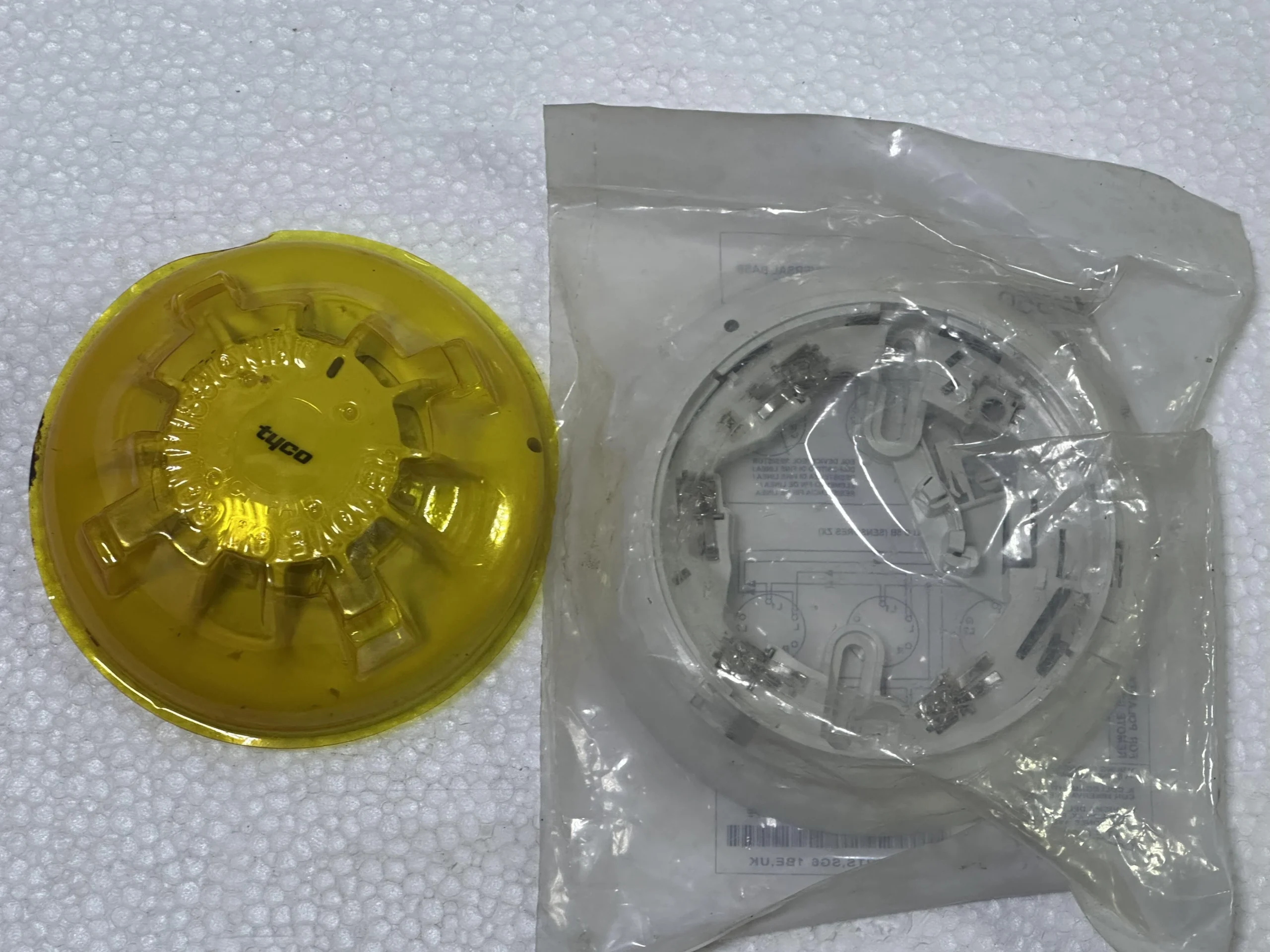 TYCO 601H-R-M Conventional Heat Detector 516.600.203 with Base