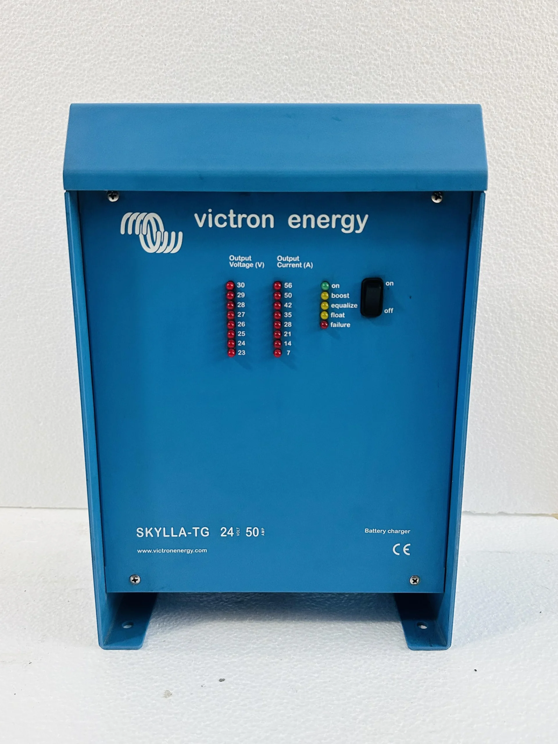 VICTRON SKYLLA TG 24V50A BATTERY CHARGER